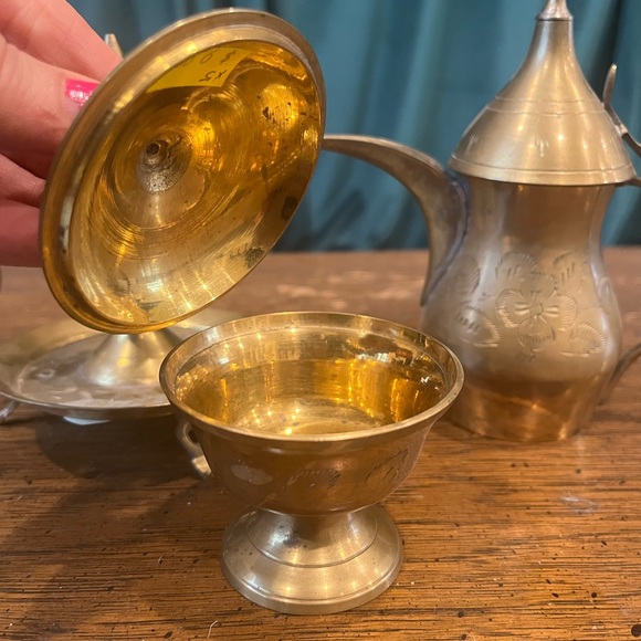 Saudi Arabian engraved brass dallah pot set - 5 pieces - Picture 5 of 12